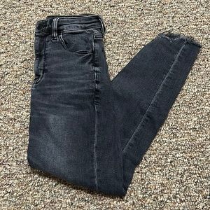 American Eagle Super Hi-Rise Jegging 4 SHORT